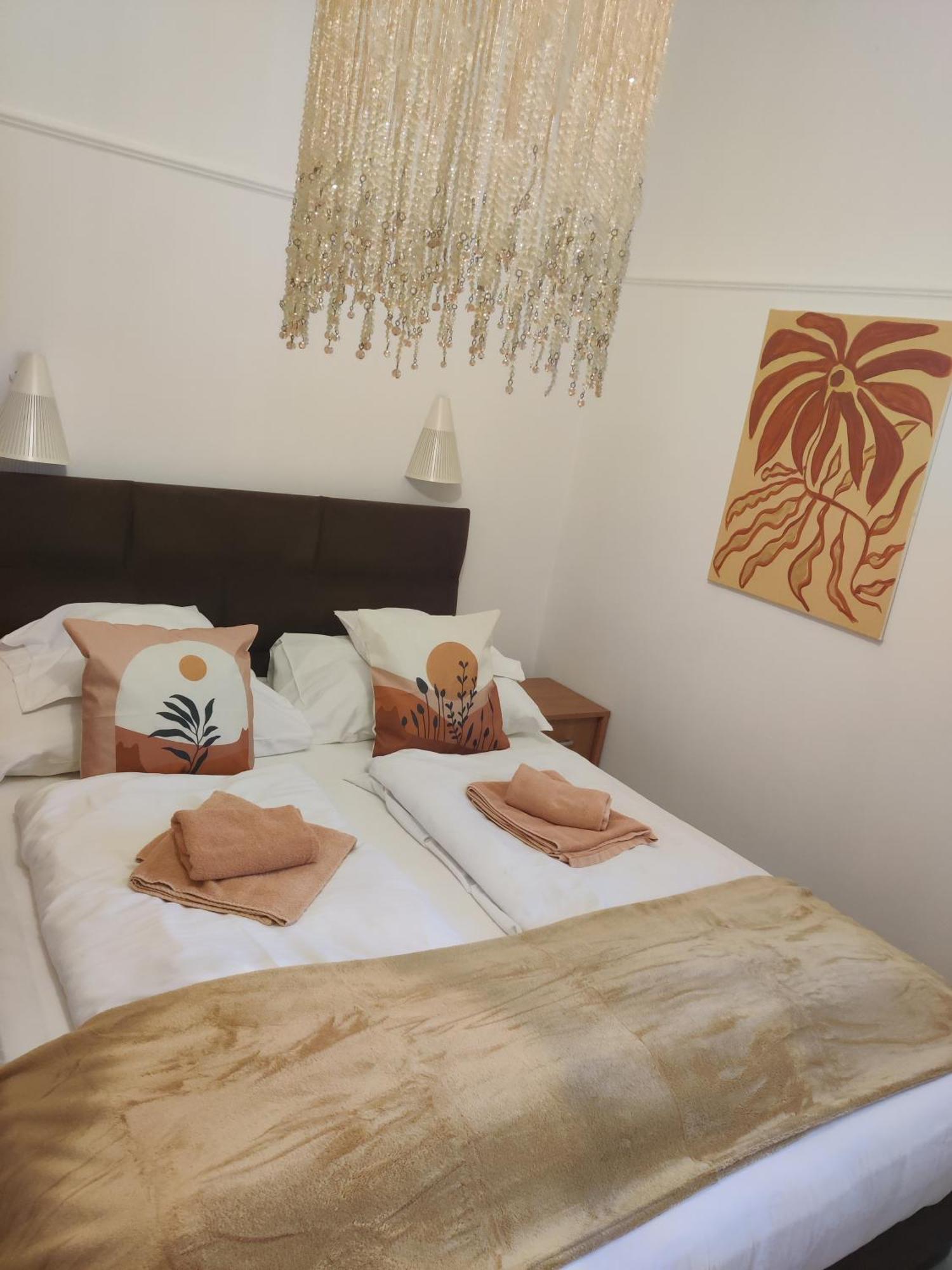 Feszek Fogado - Pension Nest Bed & Breakfast Mosonmagyaróvár Екстериор снимка