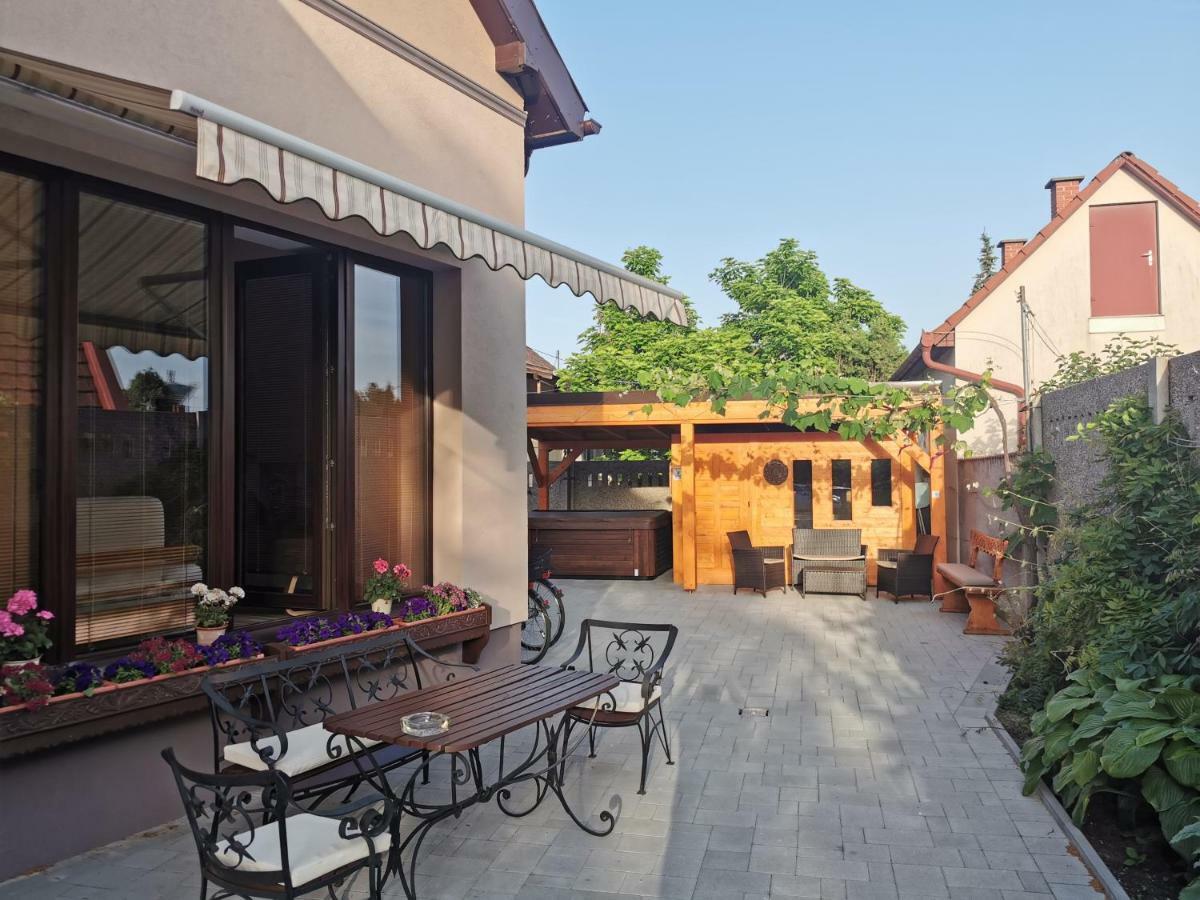 Feszek Fogado - Pension Nest Bed & Breakfast Mosonmagyaróvár Екстериор снимка